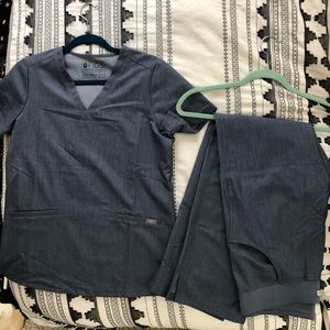 Figs scrubs! Size small
